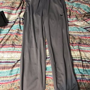 Never worn Nike pants